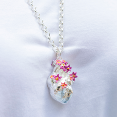 COLLAR CORAZÓN ANATÓMICO PINTADO MAXI