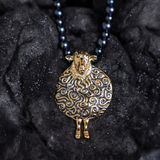 COLLAR LA OVEJA NEGRA GOLD