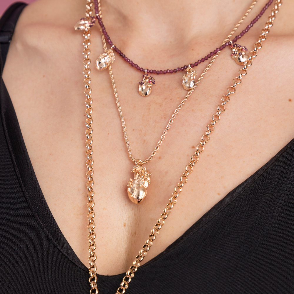 COLLAR CORAZÓN ANATÓMICO MINI Y GRANATES